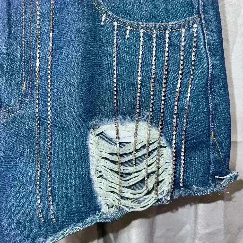 Denim Blvd Bedazzled Destressed Denim Shorts Blue M Size - Picture 3 of 13